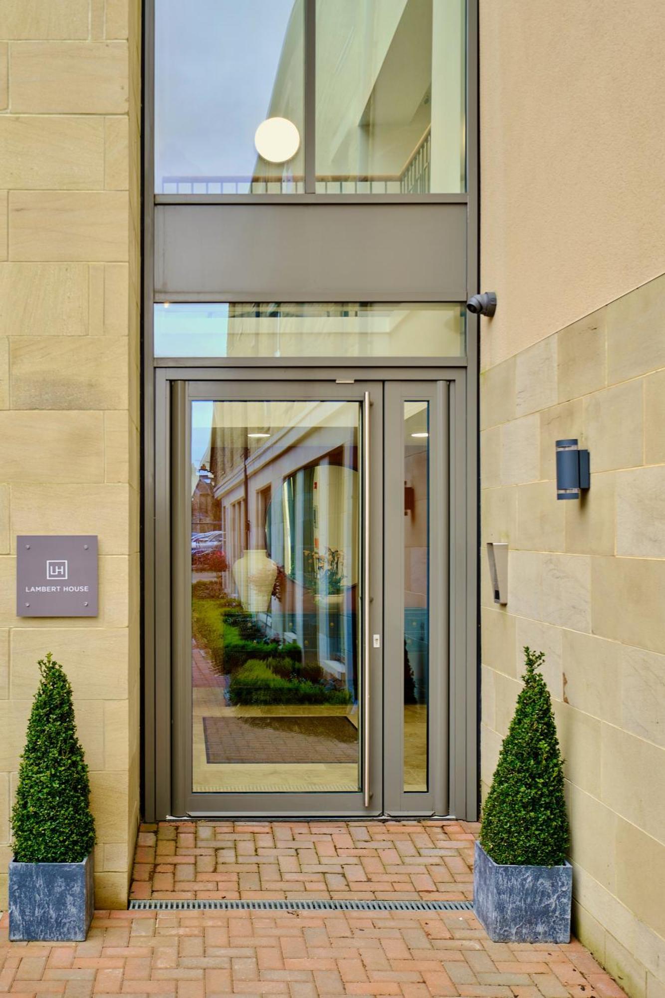 Lambert House Apartment Harrogate Bagian luar foto