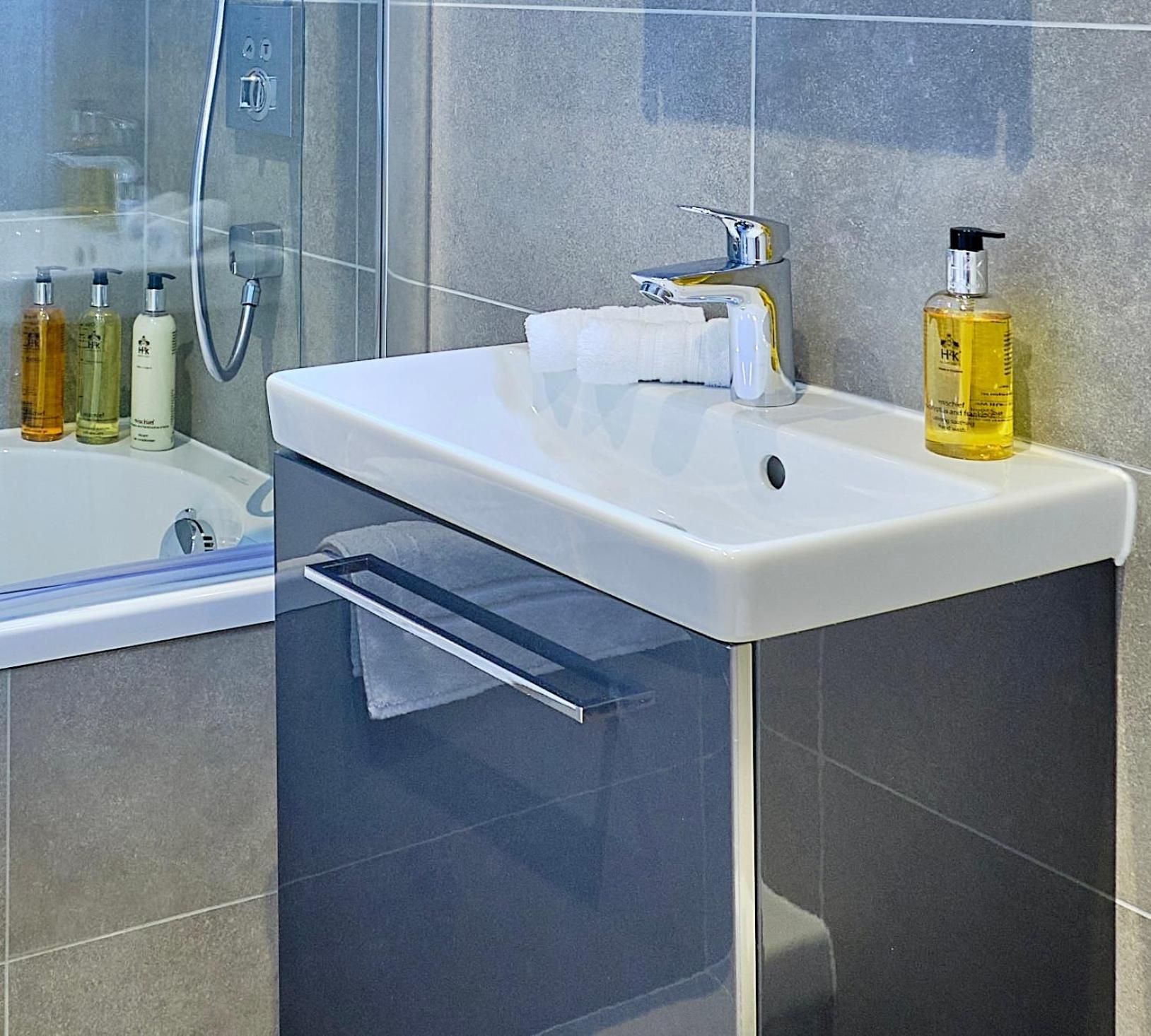 Lambert House Apartment Harrogate Bagian luar foto