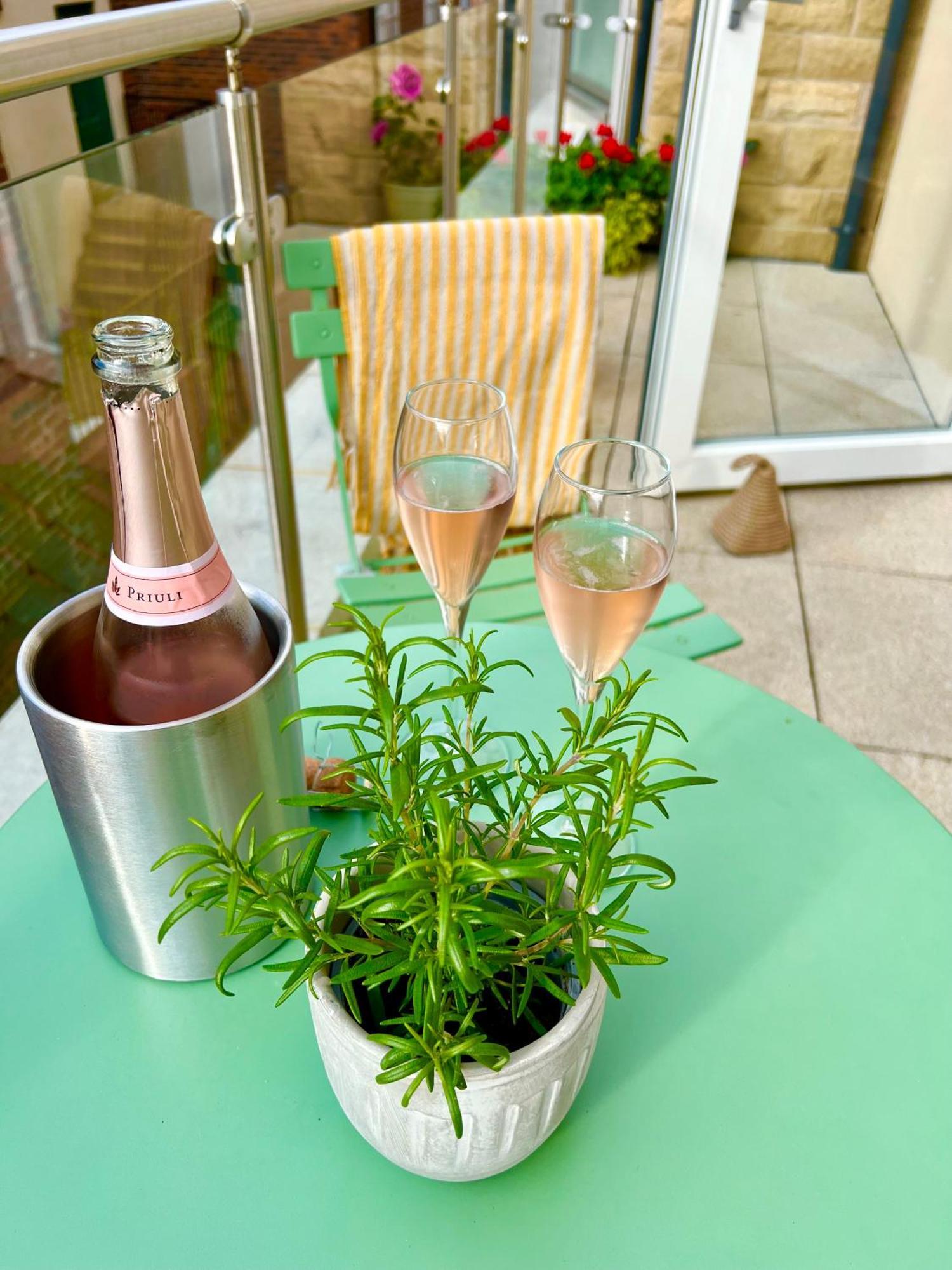 Lambert House Apartment Harrogate Bagian luar foto