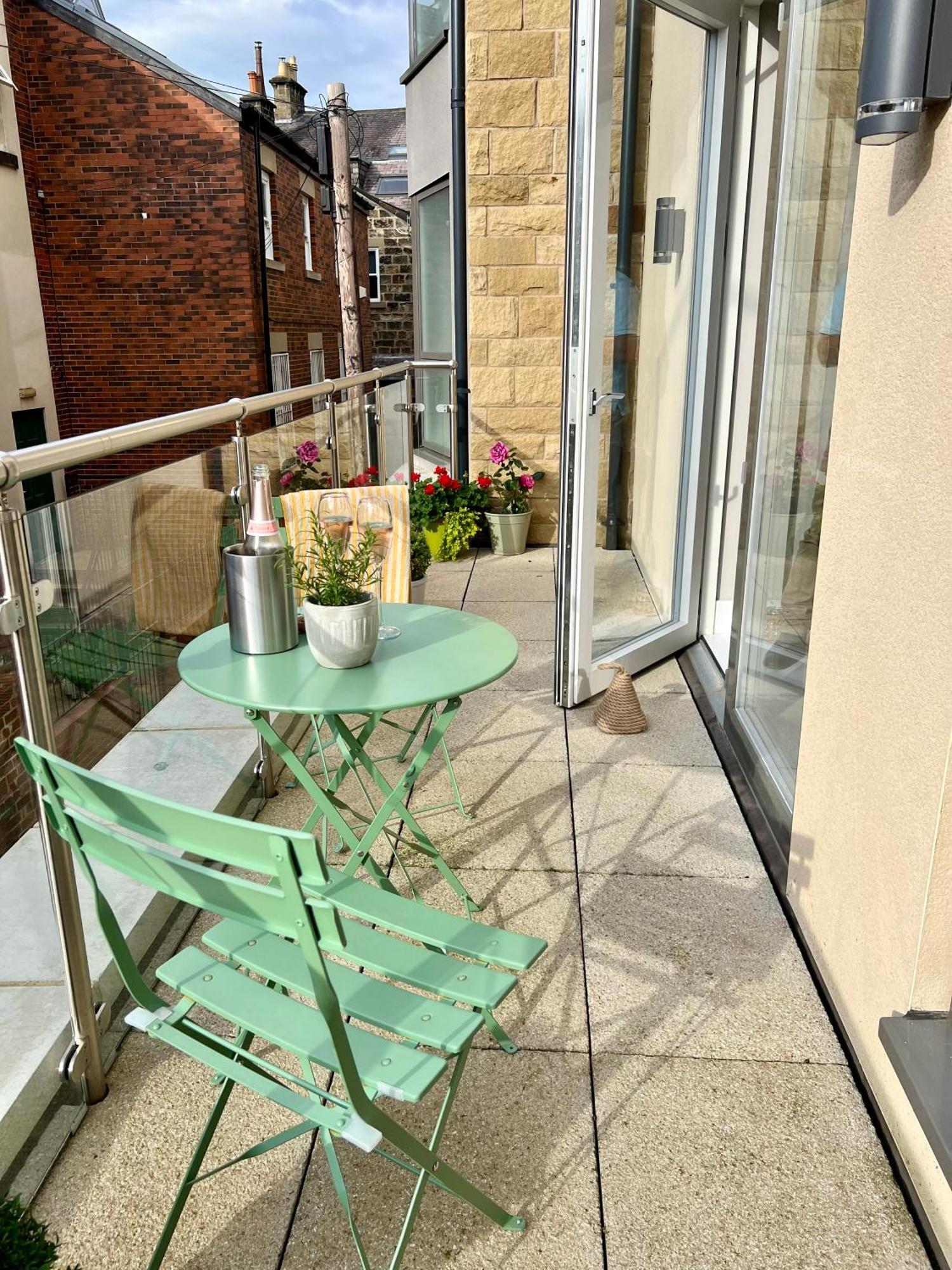 Lambert House Apartment Harrogate Bagian luar foto